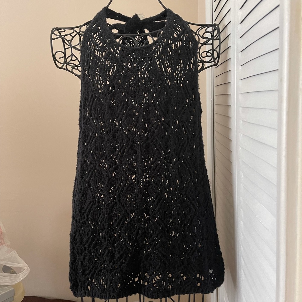 A&F oversized crochet tank M